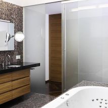 Pfänder Fensterbau - Trennwände und Schiebtür aus Glas